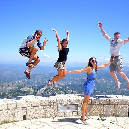 Montenegro Backpackers Home Будва Екстер'єр фото