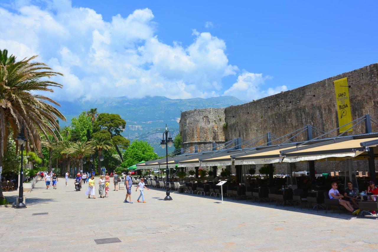 Montenegro Backpackers Home Будва Екстер'єр фото